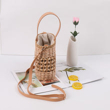 Load image into Gallery viewer, Natural Corn Husk Pastoral Art Female Bag Woven Chain Buckle Straw Bag
