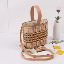 Load image into Gallery viewer, Natural Corn Husk Pastoral Art Female Bag Woven Chain Buckle Straw Bag
